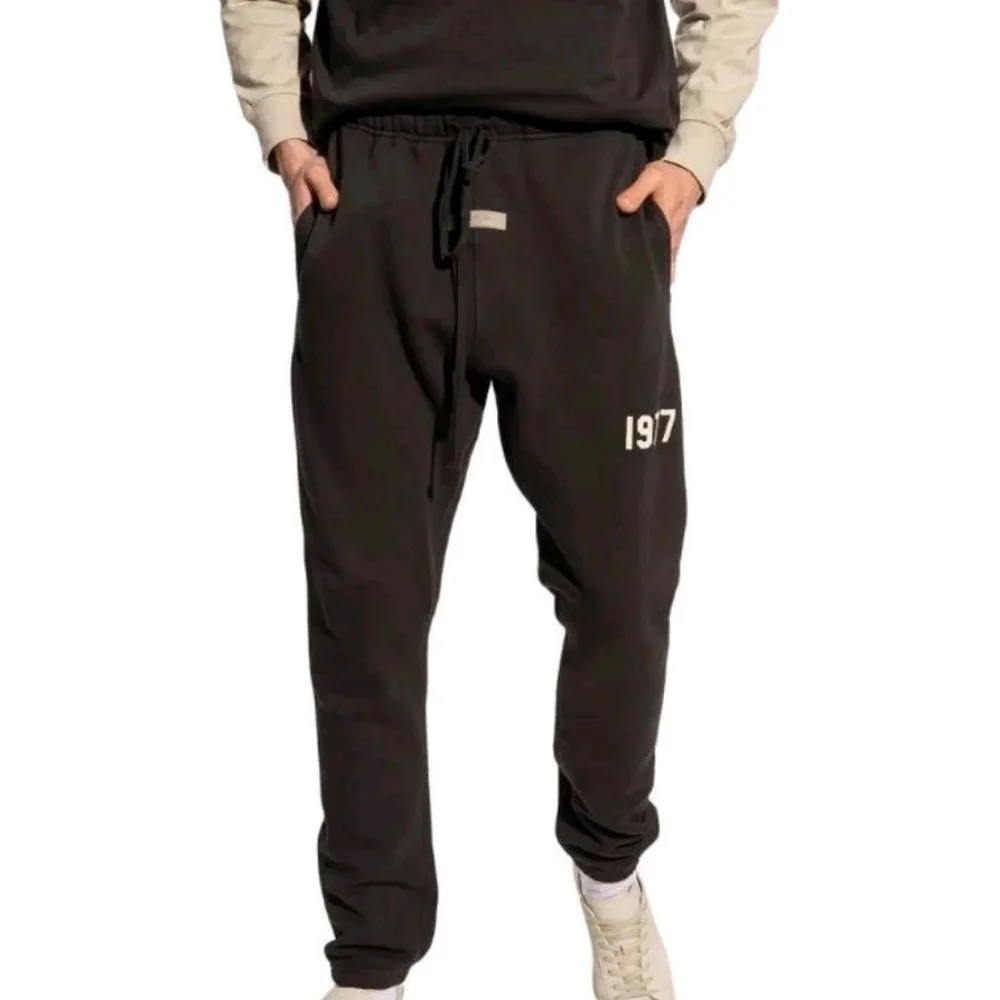 NWT Fear of God Essentials 1977 Iron Sweatpants XL
